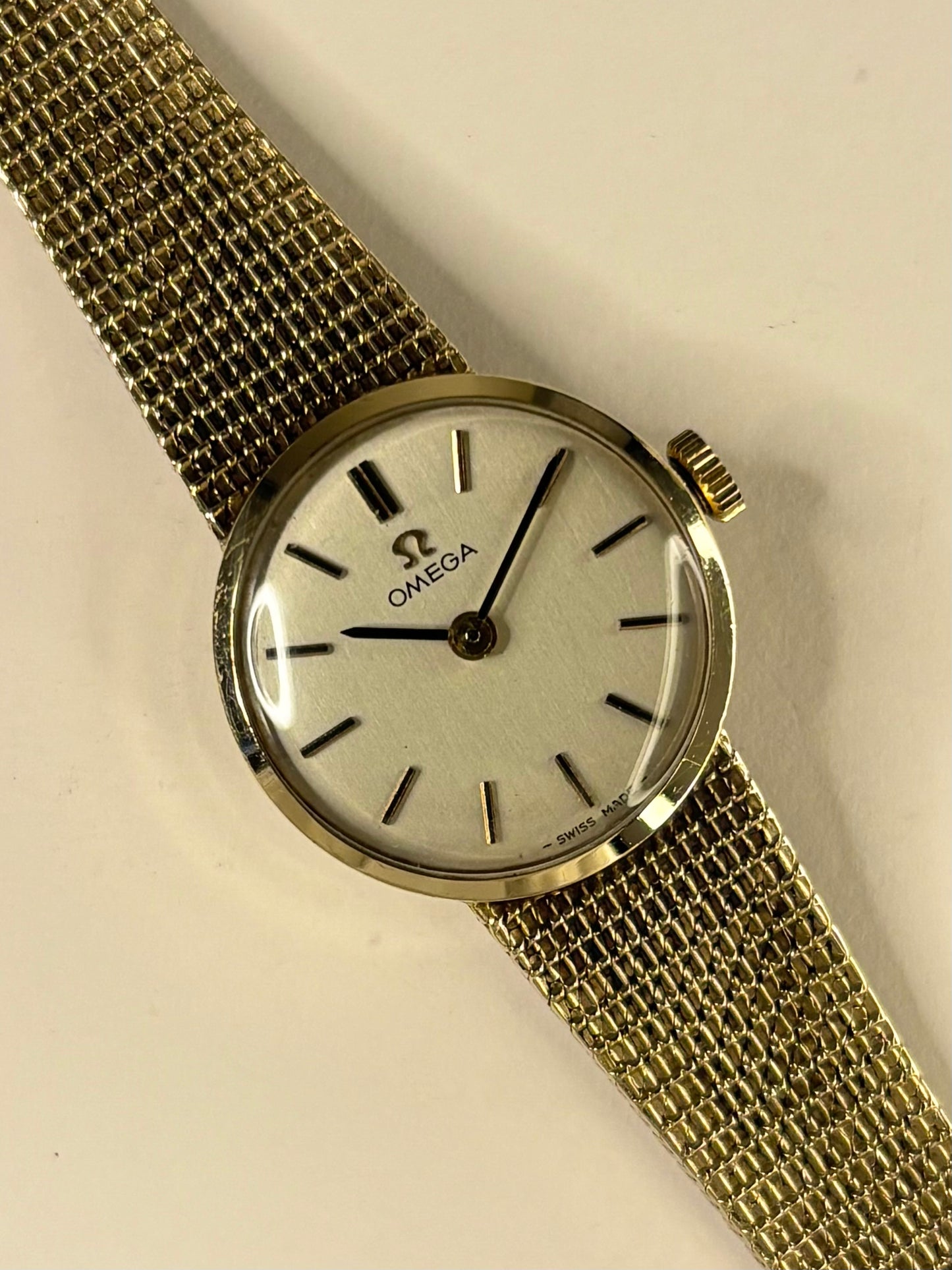 OMEGA 9ct Gold *+BOX* Ladies Vintage 1970’s Manual Watch - 711.5531
