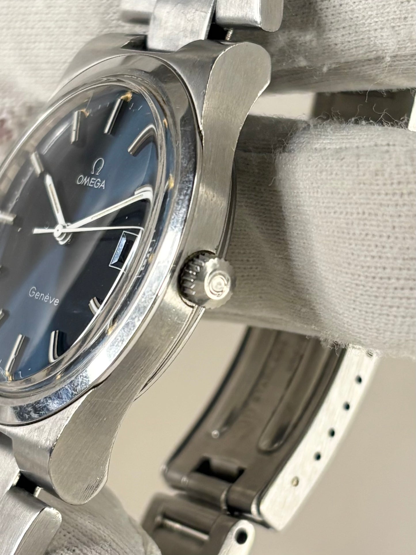 OMEGA Geneve Vintage 1970’s *+BOX* Men’s Manual Blue Dial Date Silver Watch - 136.0103
