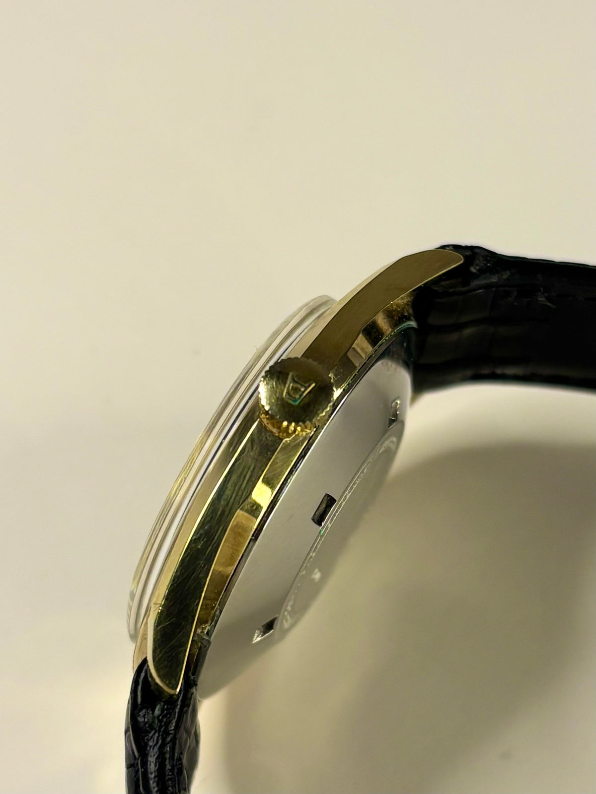 AVIA Vintage *+BOX* 1960’s Men’s Automatic Black Dial Gold Dress Watch