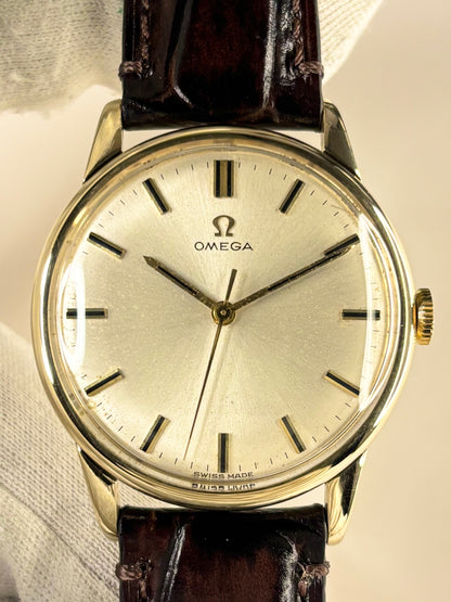 Vintage Omega ref. 131.5418 manual timepiece – c.1965 men's solid 9ct gold dress watch with white sunburst dial, in great condition with only minor age-appropriate marks, recently serviced, complete with original box and manual.