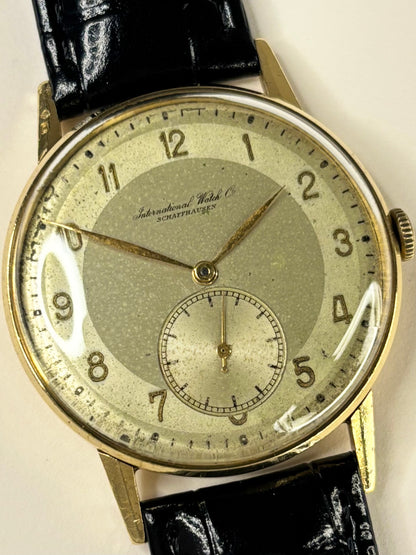 Authentic 1944 IWC Schaffhausen vintage timekeeper 18ct gold excellent condition