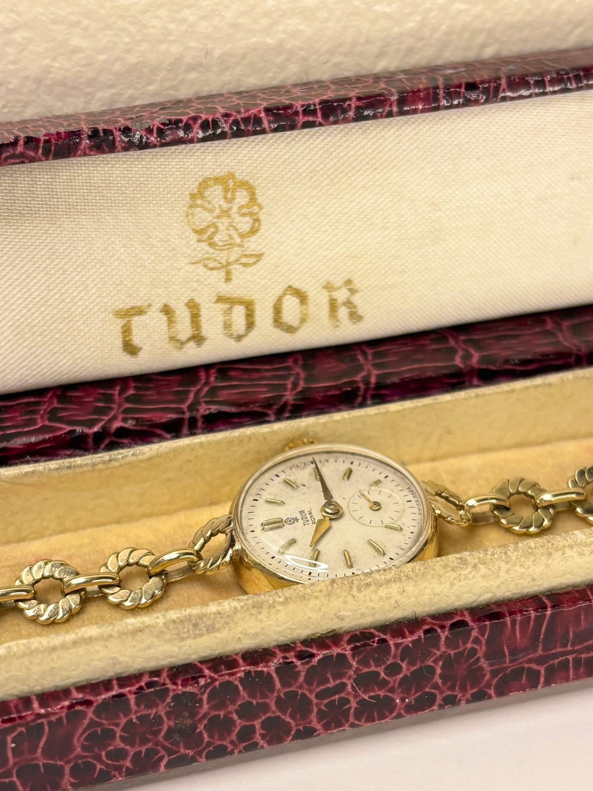 1950s Tudor ladies watch serial 188533 with white dial and solid 9ct gold case, a classic Swiss vintage timepiece and elegant mechanical timekeeper.