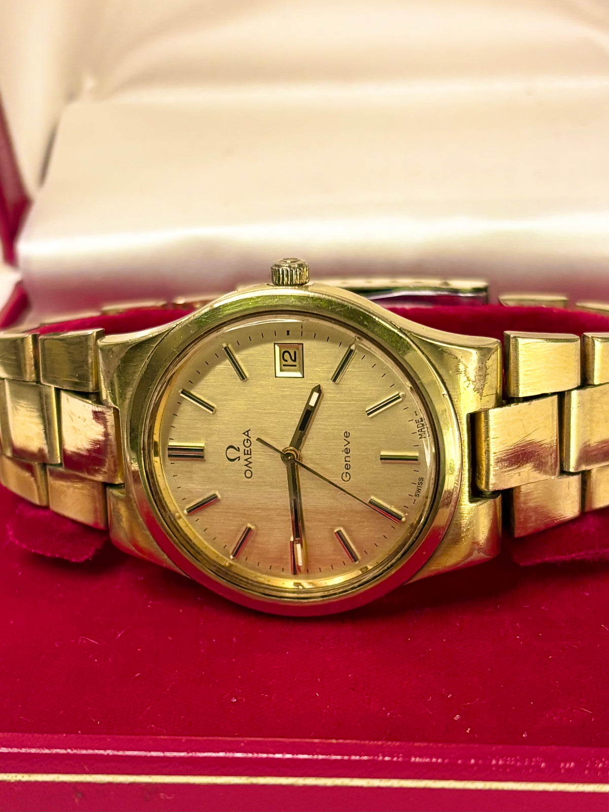 OMEGA Geneve Vintage *+BOX* 1970’s Men’s Manual Date Gold Bracelet Watch - 136.0103