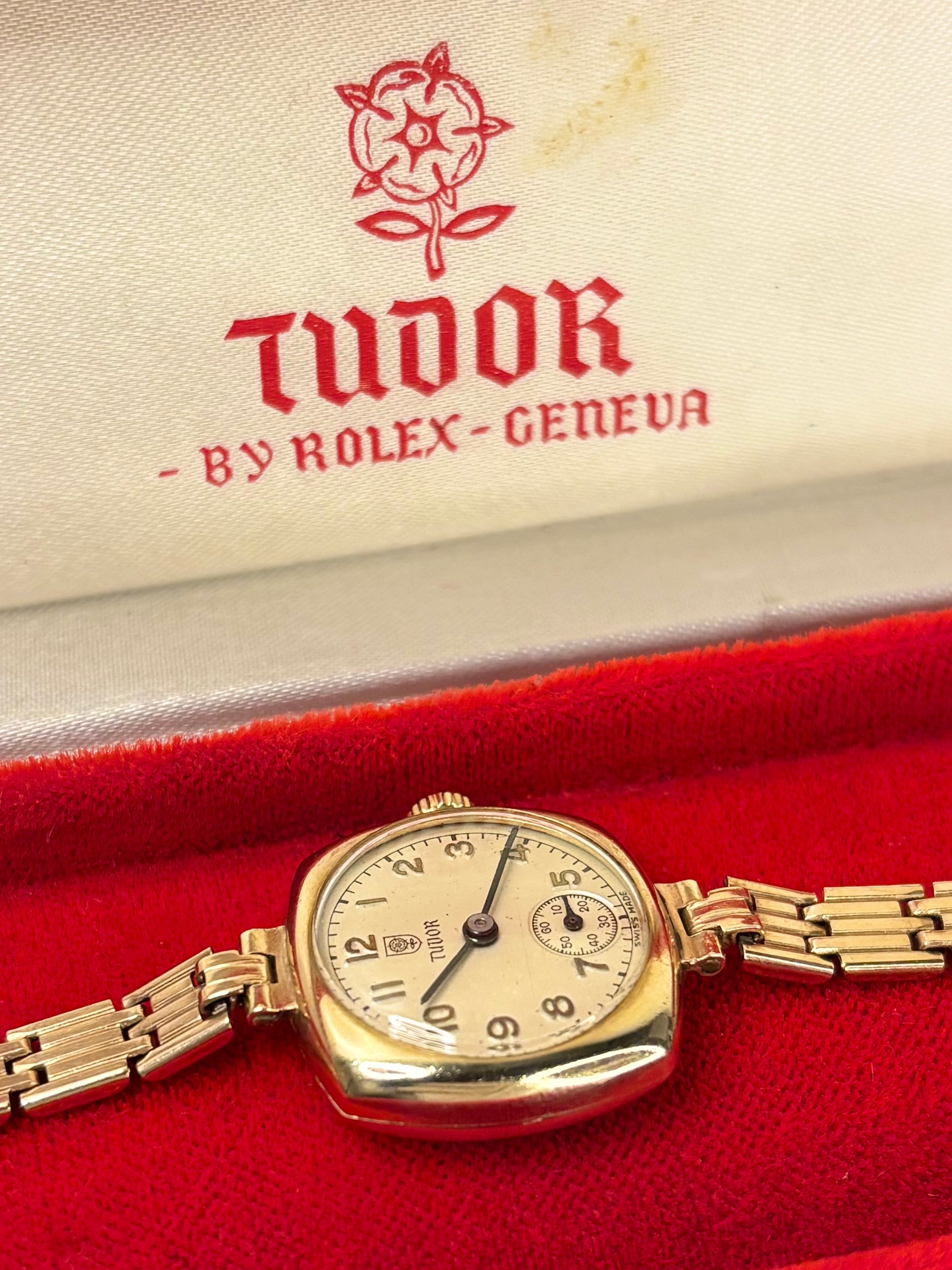 Vintage Tudor manual timepiece – c.1952 ladies' solid 9ct gold dress watch in great condition with only minor age-appropriate marks, weighing 16g, complete with original box.