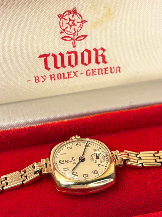 Vintage Tudor manual timepiece – c.1952 ladies' solid 9ct gold dress watch in great condition with only minor age-appropriate marks, weighing 16g, complete with original box.