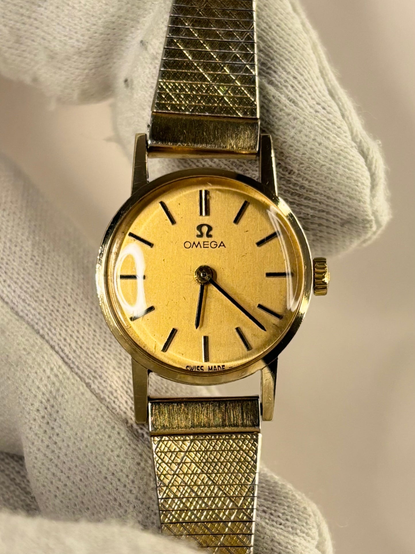 OMEGA 9ct Gold Ladies Vintage 1960’s Manual Watch - 511.5002