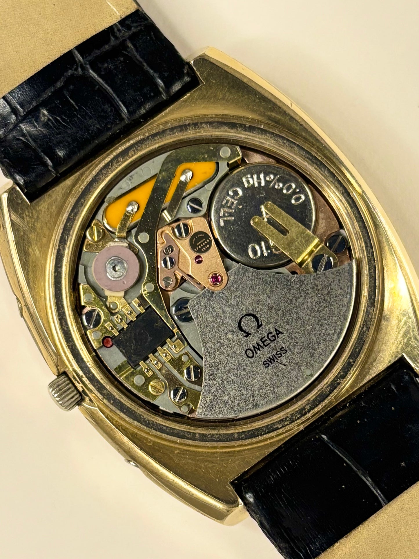OMEGA Geneve 32KHz Megaquartz Vintage 1970’s Men’s Date Gold Dress Watch - 196.0030 - 1310