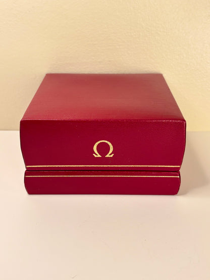 Omega 1967 vintage ladies’ timepiece 18ct solid gold watch presentation storage box omega