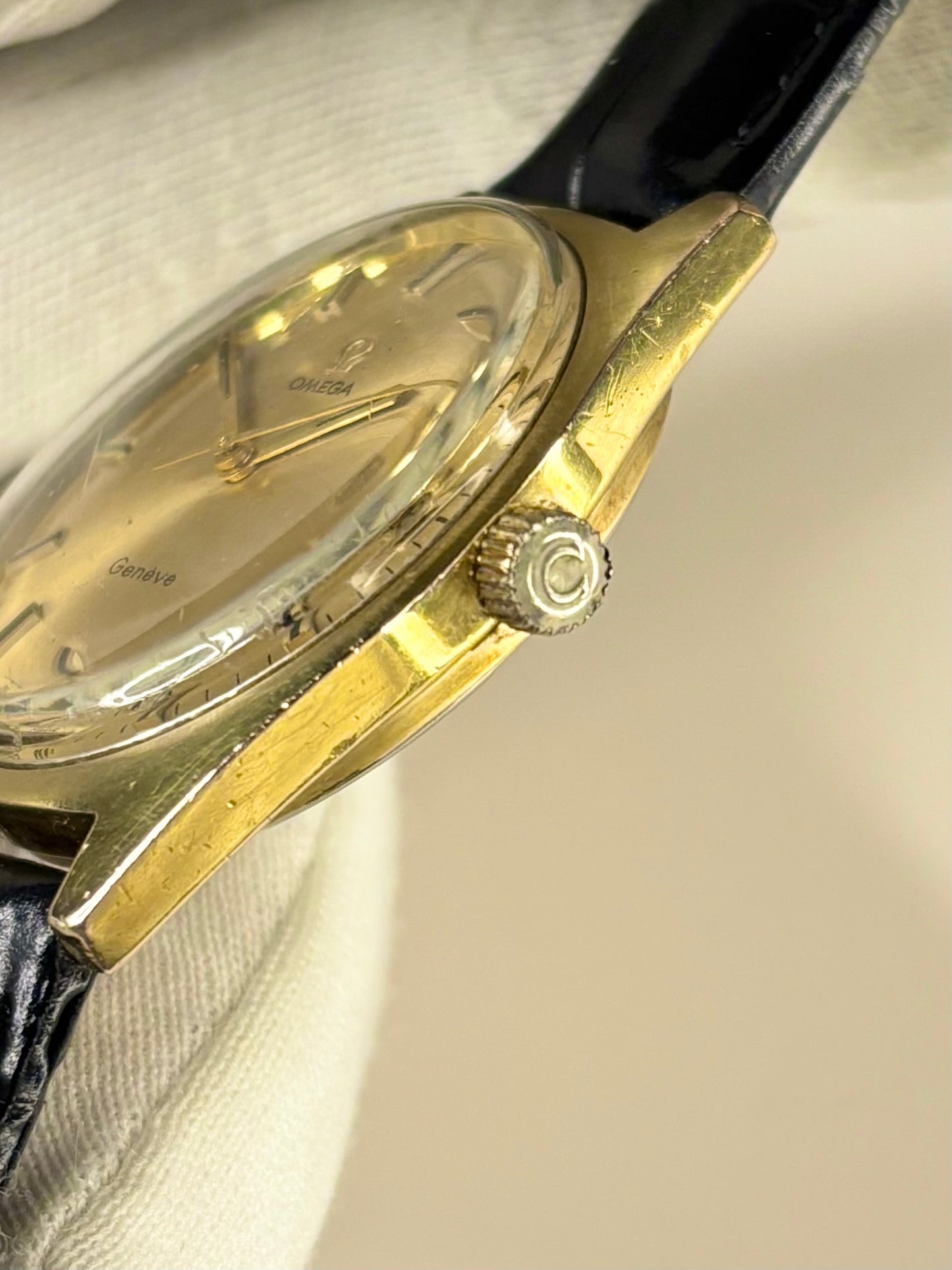OMEGA Geneve Vintage 1960's Men’s Manual Date Gold Dress Watch - 136.041