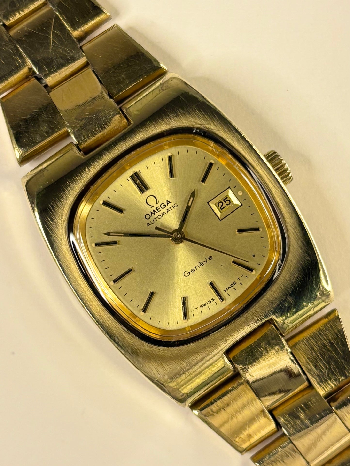 OMEGA Geneve Ladies Vintage 1970’s Automatic Date Gold Watch - 566.0075