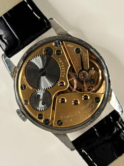 Detailed movement view of Omega Ref. 121.001-63 men’s vintage timekeeper calibre 269 manual
