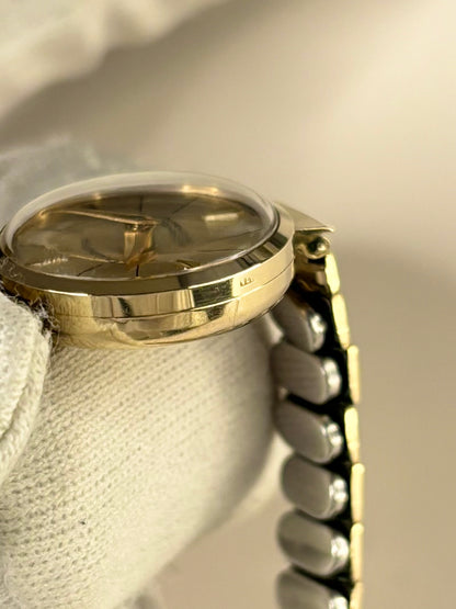Side profile of Excalibur 1967 ladies vintage timekeeper with slim 9ct gold case styling hallmarked