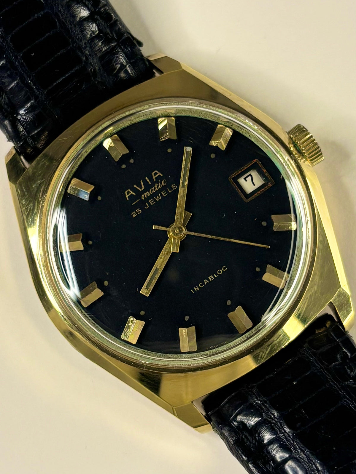 AVIA Vintage *+BOX* 1960’s Men’s Automatic Black Dial Gold Dress Watch