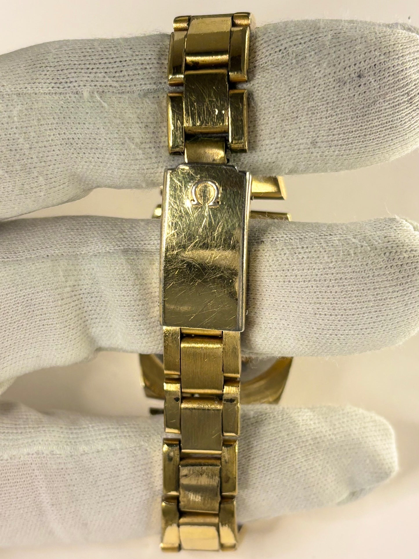 OMEGA Geneve Ladies Vintage 1970’s Automatic Date Gold Watch - 566.0075