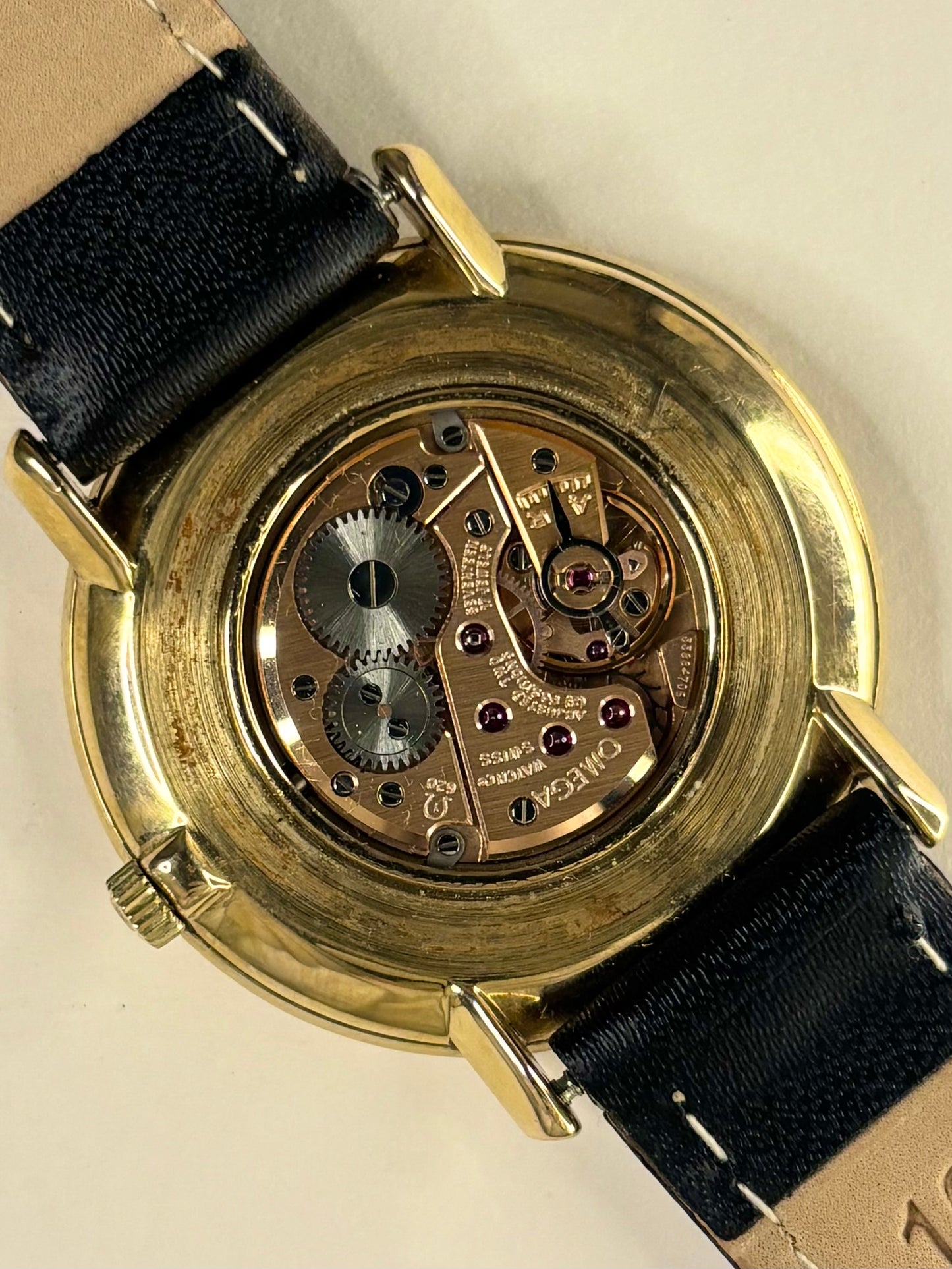 OMEGA De Ville Vintage 1970’s Men’s Manual Linen Dial Gold Dress Watch - 111.077