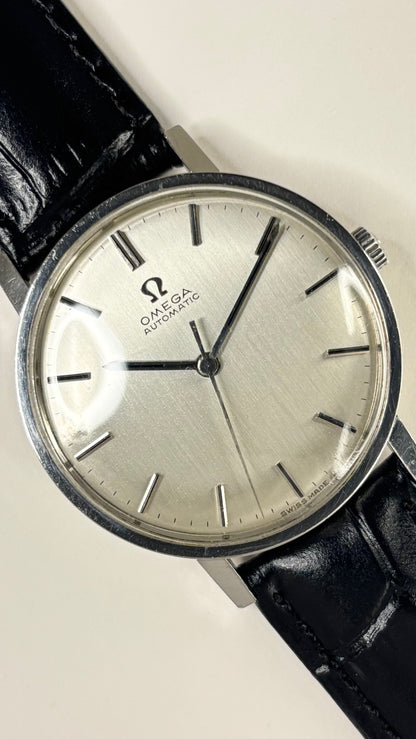 Omega Ref. 161.009 1965 men’s dress timekeeper with stainless steel case, silver toned dial and calibre 552 automatic movement