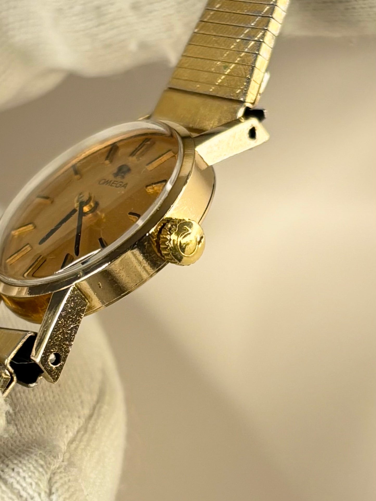 OMEGA 9ct Gold Ladies Vintage 1960’s Manual Watch - 511.5002