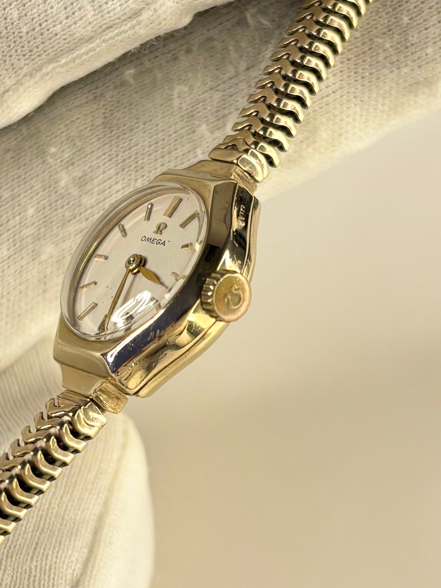 OMEGA Ladies 9ct Gold Vintage *+BOX* 1950’s Manual Cocktail Watch - 77757