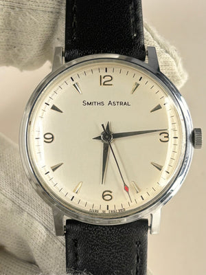 SMITHS Astral Vintage 1960’s Men’s Manual Silver Dress Watch