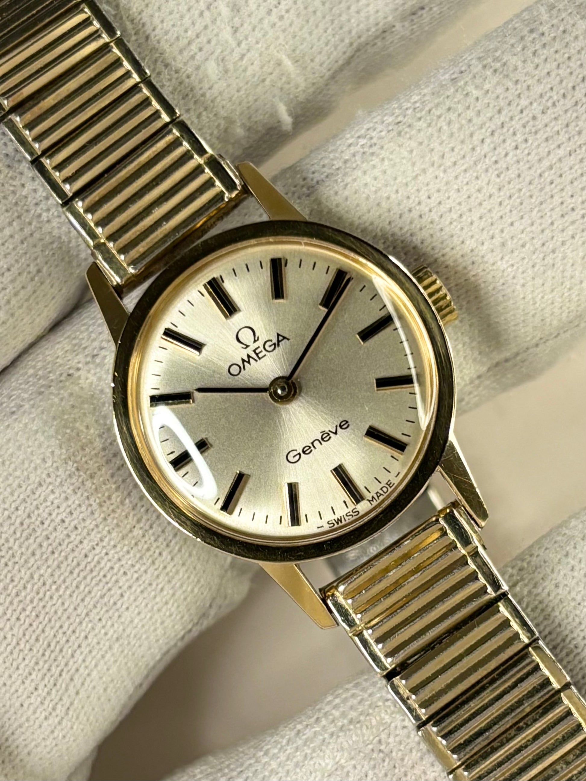 1971 Omega Genève ladies timepiece — 21mm gold-plated case, manual wind movement timekeeper in excellent condition