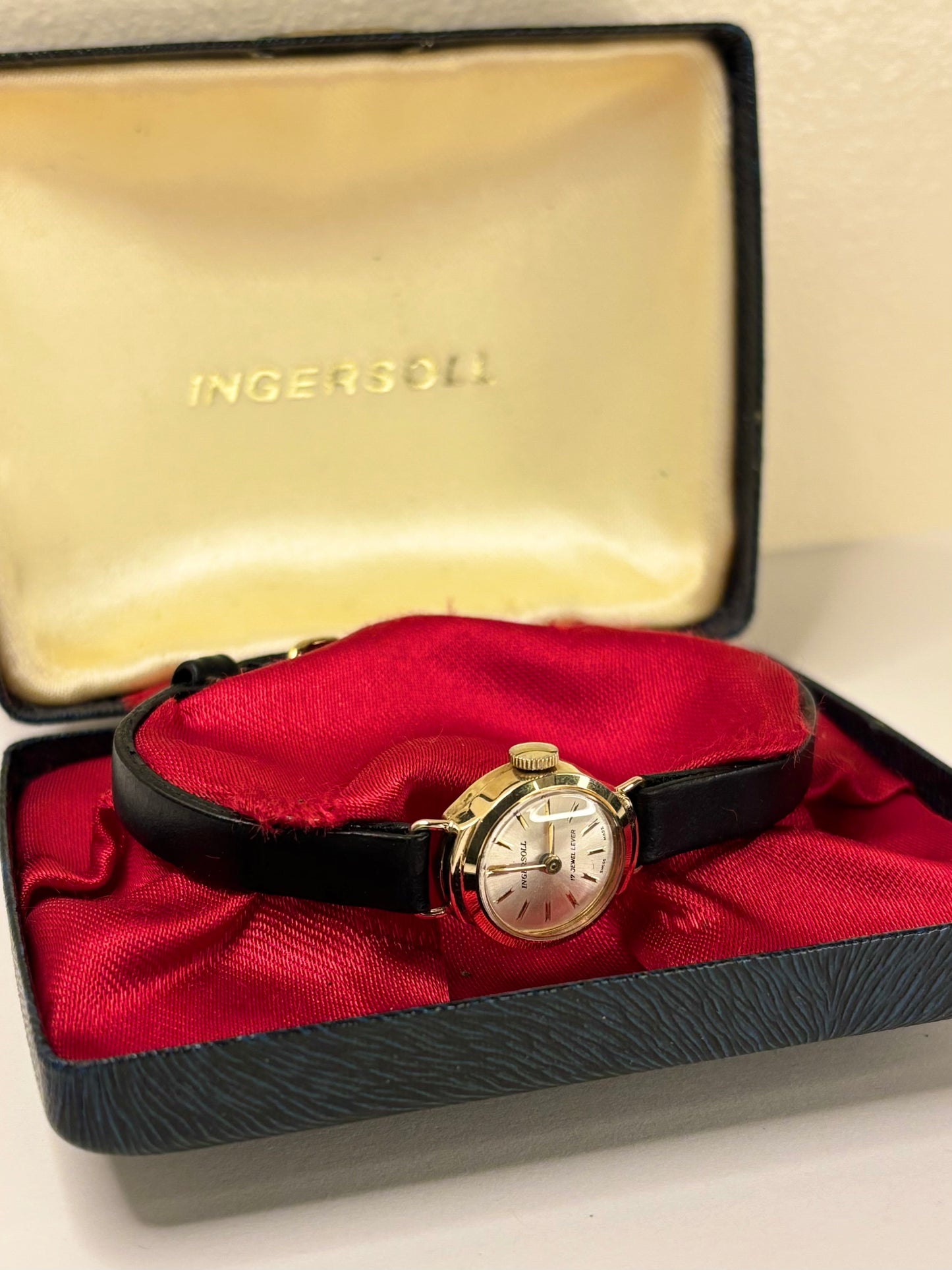 INGERSOLL 9ct Gold Ladies *BOXED* Vintage 1960’s Manual Watch