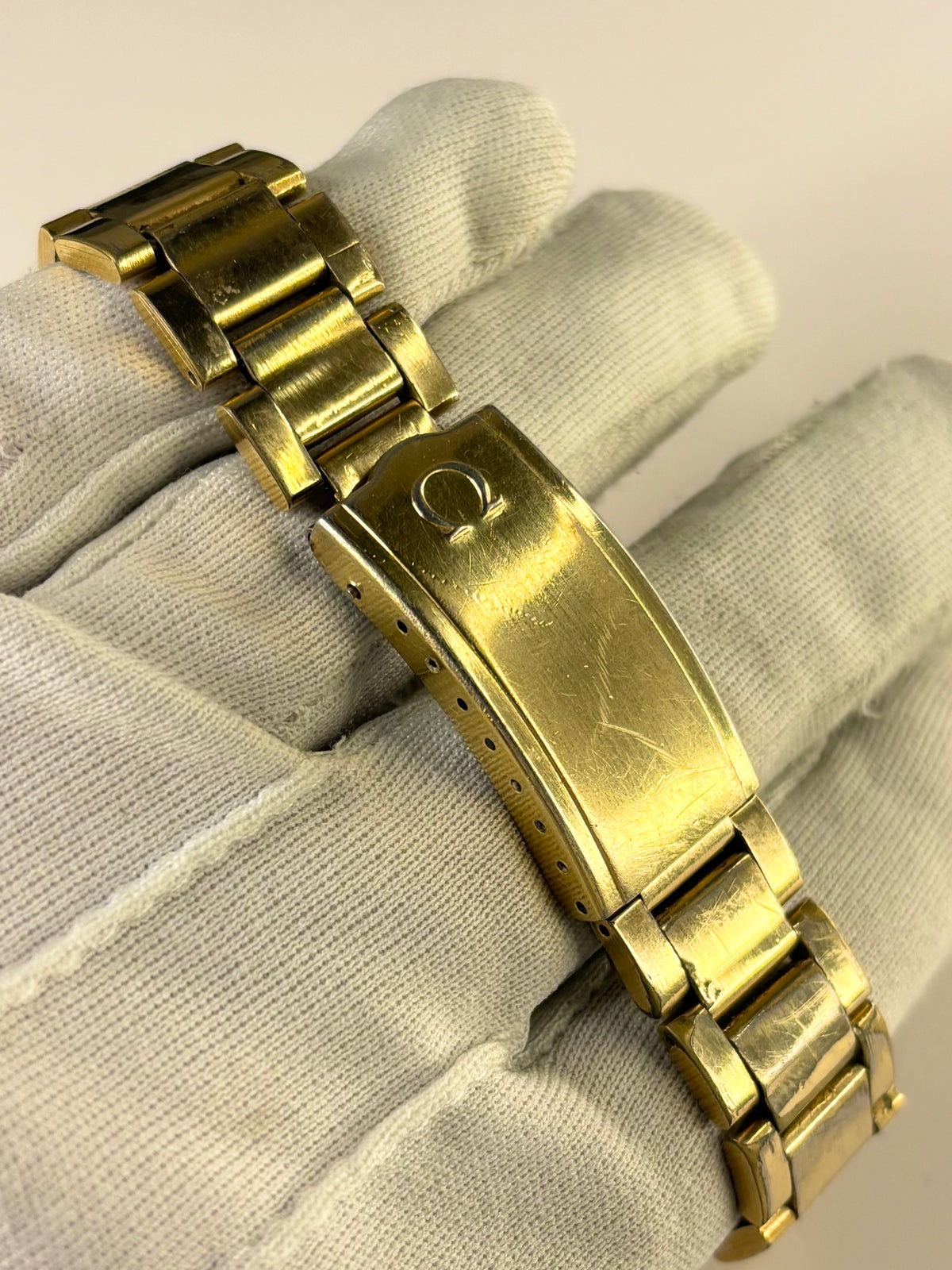 OMEGA Geneve Vintage *+BOX* 1970’s Men’s Manual Date Gold Bracelet Watch - 136.0103