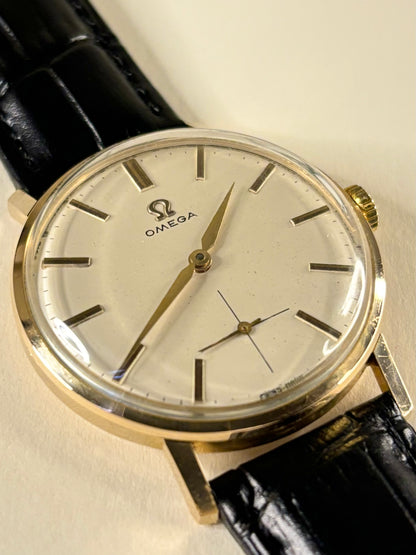 Authentic 1960s Omega vintage timekeeper 18ct solid gold superb condition