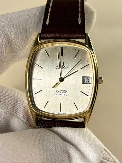 Close up of Omega De Ville 1979 men’s quartz watch gold dial Cal. 1332
