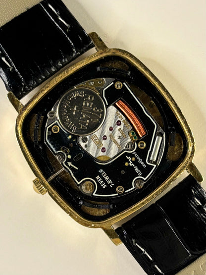 quartz movement mechanism of Longines 1980s vintage men’s quartz gold plated wristwatch
