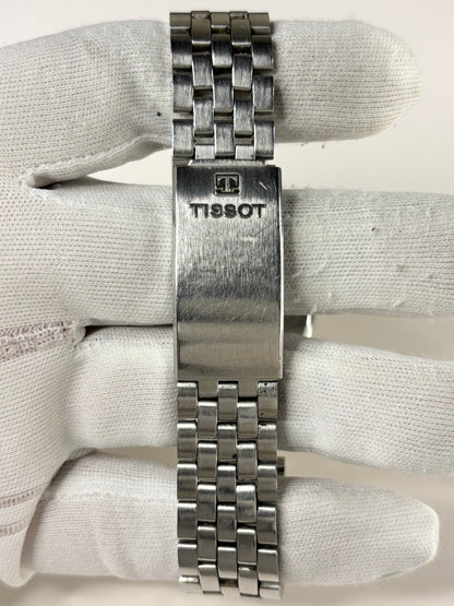 bracelet view of Tissot Seastar Ref. 41520 1971 men’s vintage timekeeper with slim stainless steel case styling

